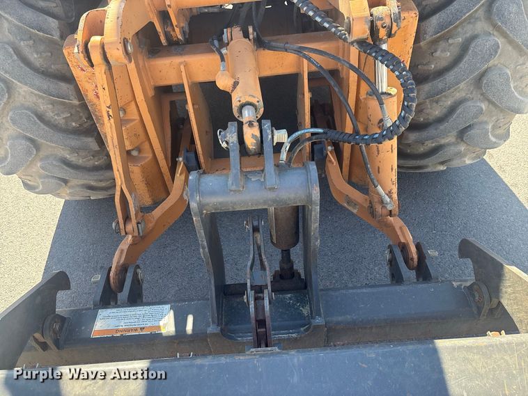 image for item EE6470 2001 Case 570MXT landscape tractor