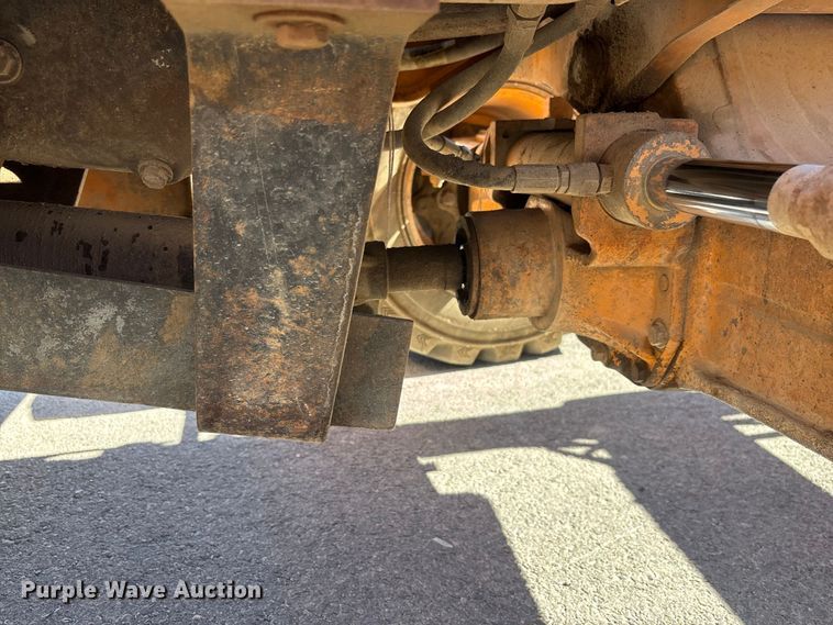 image for item EE6470 2001 Case 570MXT landscape tractor