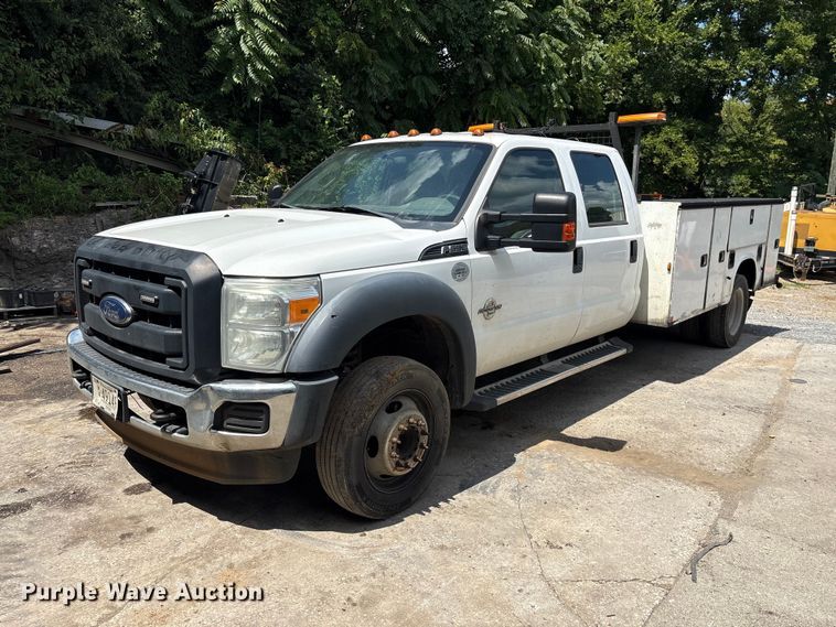 2016 Ford F550 Super Duty Crew Cab utility / service truck
