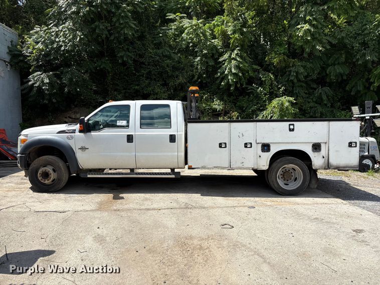 image for item EF1327 2016 Ford F550 Super Duty Crew Cab utility / service truck