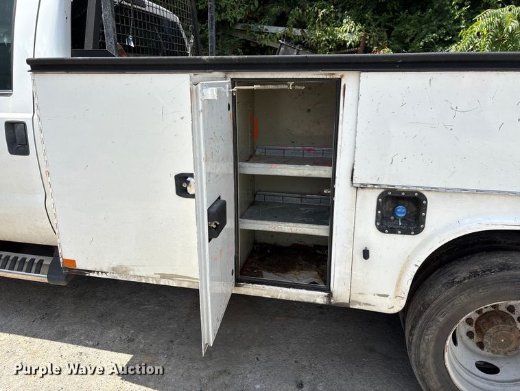image for item EF1327 2016 Ford F550 Super Duty Crew Cab utility / service truck