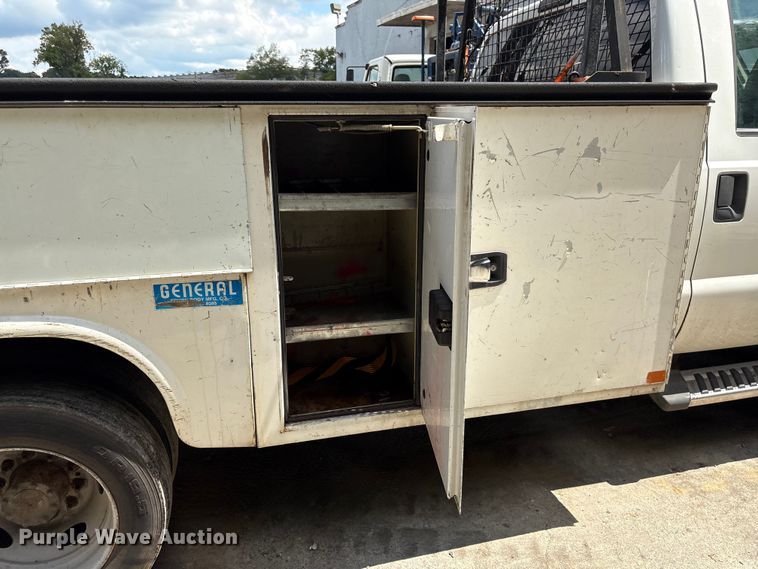 image for item EF1327 2016 Ford F550 Super Duty Crew Cab utility / service truck