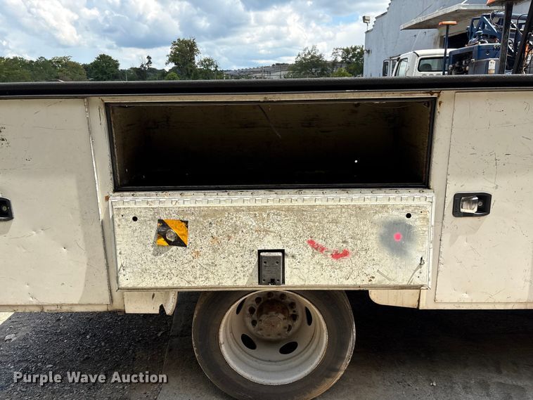 image for item EF1327 2016 Ford F550 Super Duty Crew Cab utility / service truck