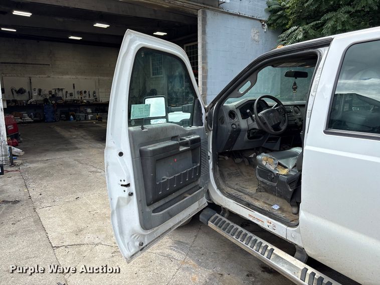 image for item EF1327 2016 Ford F550 Super Duty Crew Cab utility / service truck