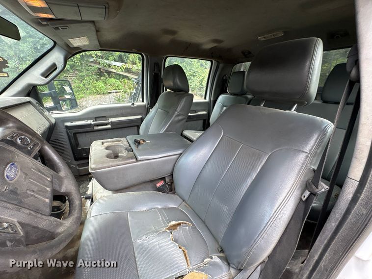image for item EF1327 2016 Ford F550 Super Duty Crew Cab utility / service truck