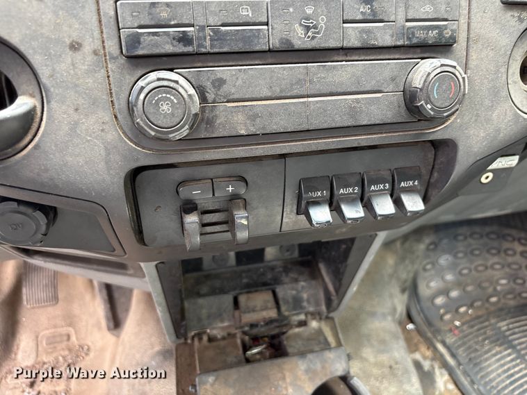 image for item EF1327 2016 Ford F550 Super Duty Crew Cab utility / service truck