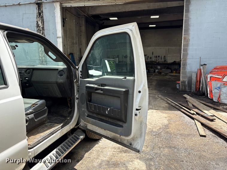 image for item EF1327 2016 Ford F550 Super Duty Crew Cab utility / service truck