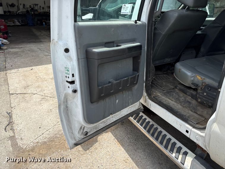 image for item EF1327 2016 Ford F550 Super Duty Crew Cab utility / service truck