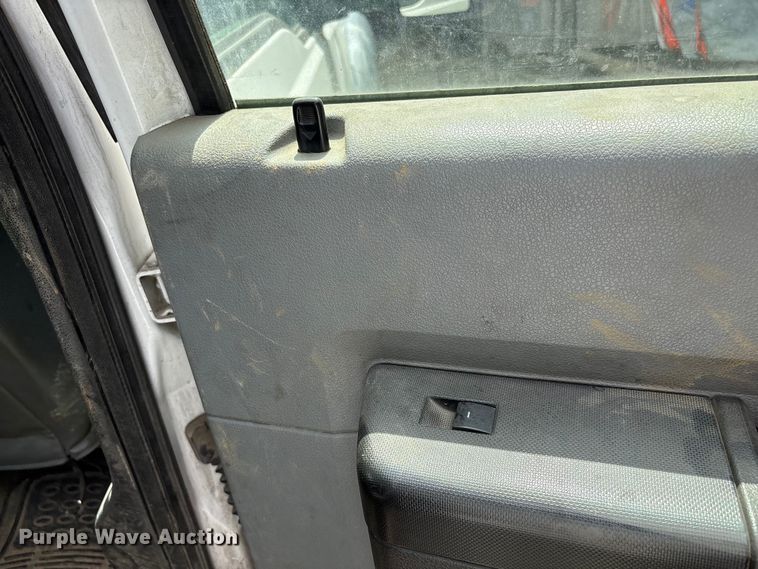 image for item EF1327 2016 Ford F550 Super Duty Crew Cab utility / service truck
