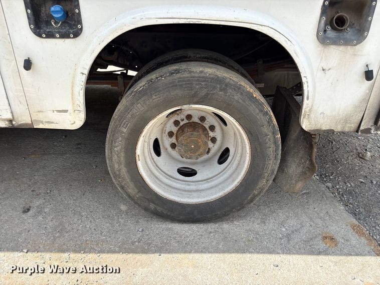image for item EF1327 2016 Ford F550 Super Duty Crew Cab utility / service truck