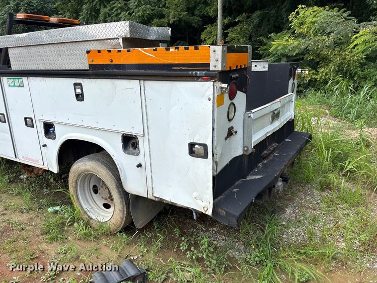image for item EF1328 2016 Ford F550 Super Duty Crew Cab utility / service truck