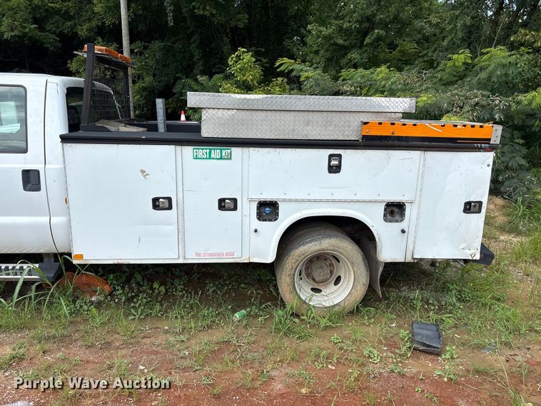 image for item EF1328 2016 Ford F550 Super Duty Crew Cab utility / service truck
