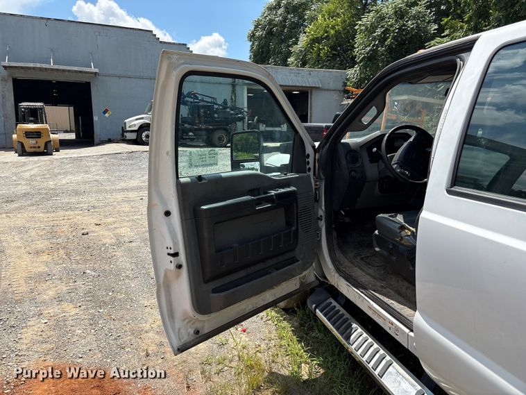 image for item EF1328 2016 Ford F550 Super Duty Crew Cab utility / service truck