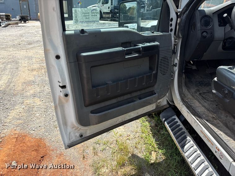 image for item EF1328 2016 Ford F550 Super Duty Crew Cab utility / service truck