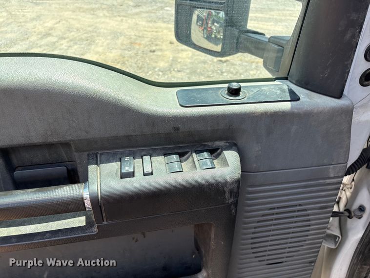 image for item EF1328 2016 Ford F550 Super Duty Crew Cab utility / service truck