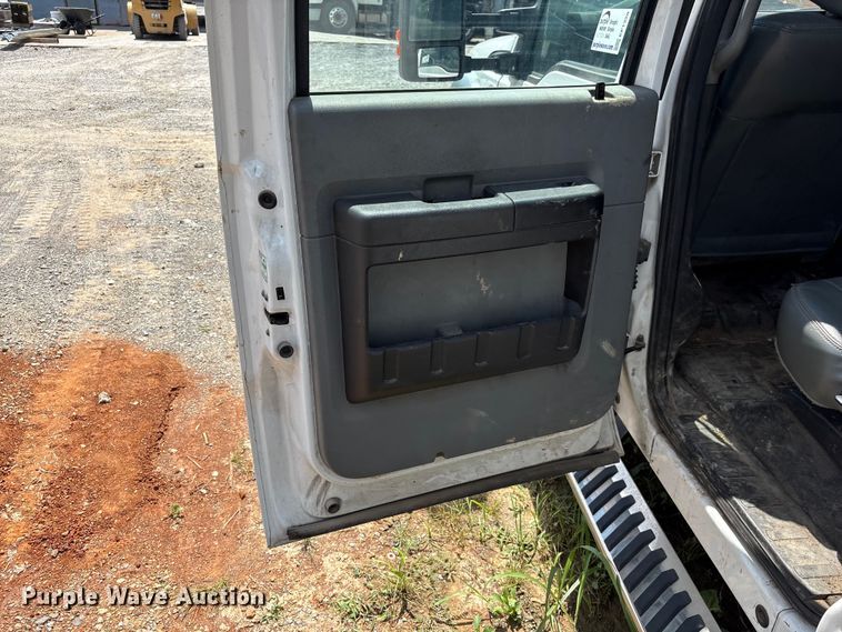 image for item EF1328 2016 Ford F550 Super Duty Crew Cab utility / service truck