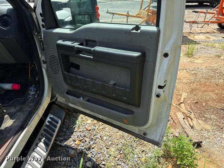 image for item EF1328 2016 Ford F550 Super Duty Crew Cab utility / service truck