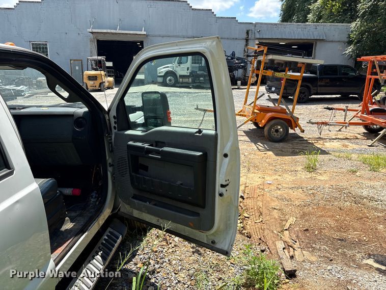 image for item EF1328 2016 Ford F550 Super Duty Crew Cab utility / service truck