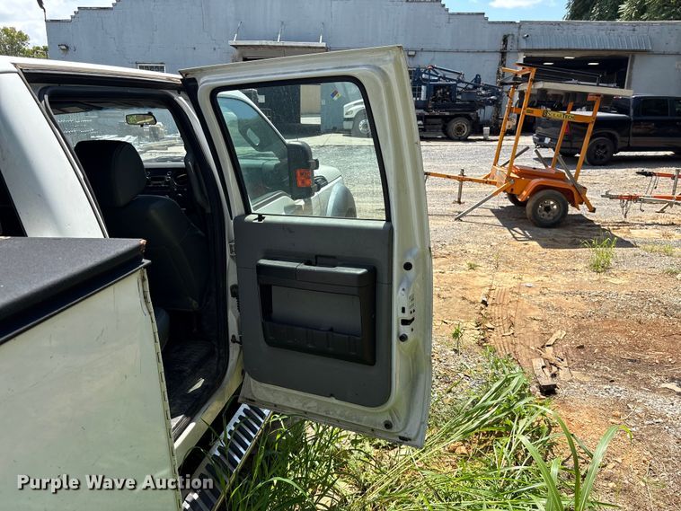 image for item EF1328 2016 Ford F550 Super Duty Crew Cab utility / service truck