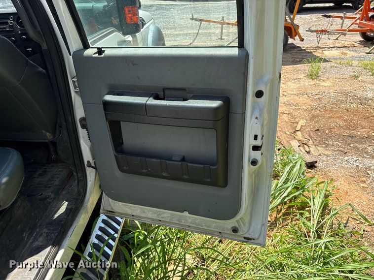 image for item EF1328 2016 Ford F550 Super Duty Crew Cab utility / service truck