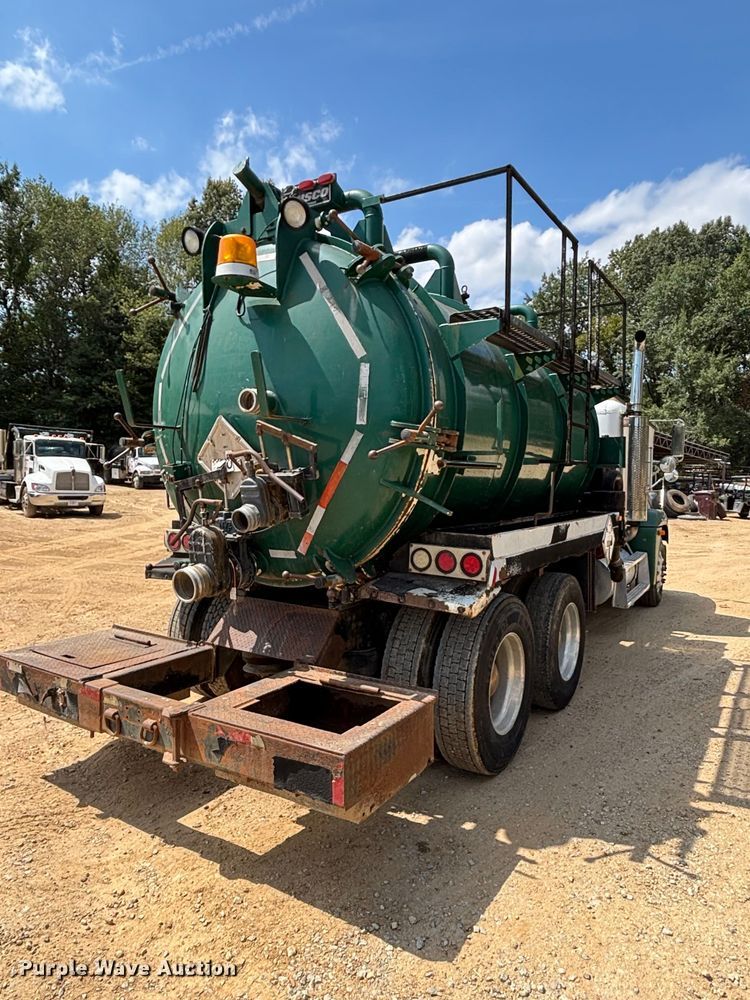 image for item EF1347 1996 Freightliner FLD vacuum truck