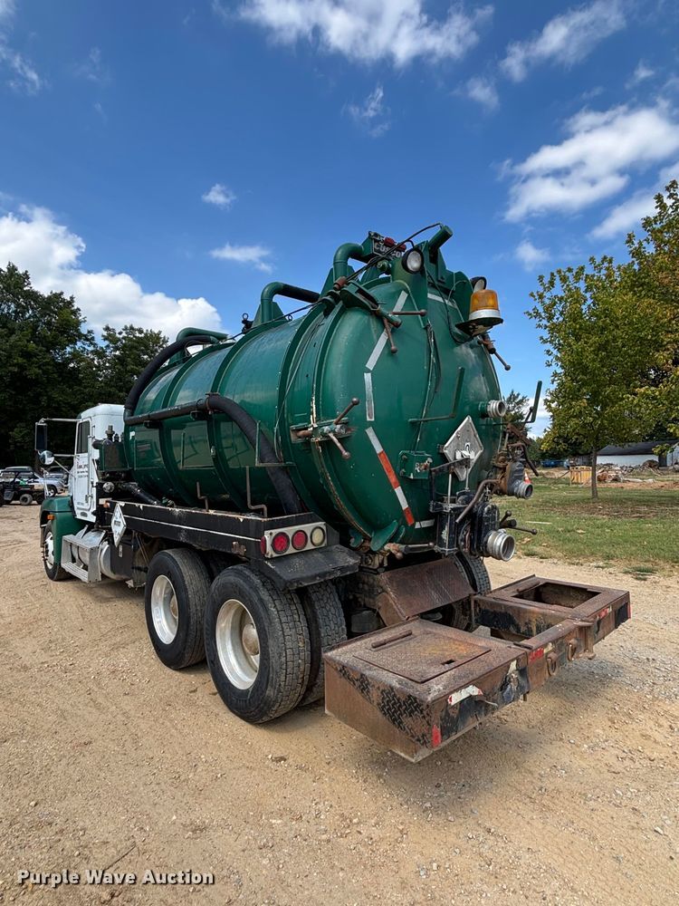 image for item EF1347 1996 Freightliner FLD vacuum truck