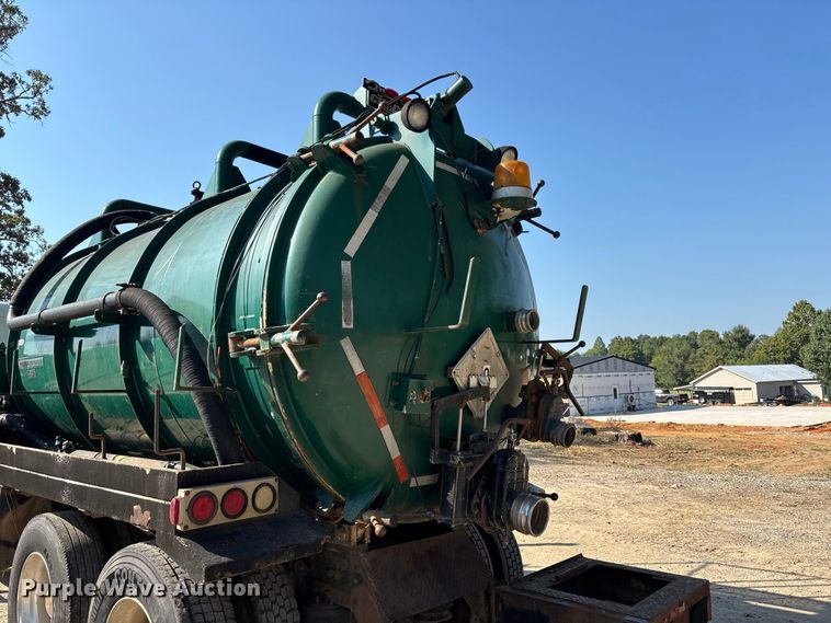 image for item EF1347 1996 Freightliner USF-1E vacuum truck