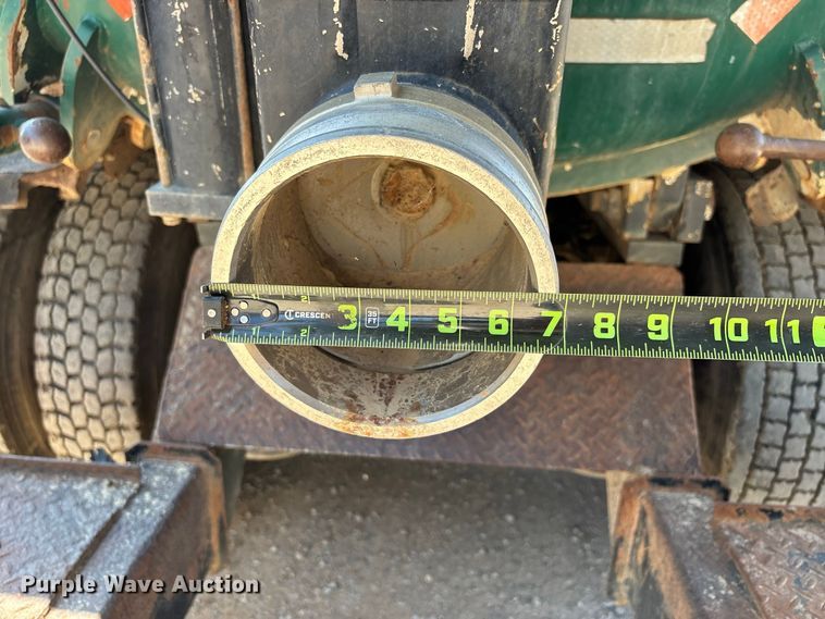 image for item EF1347 1996 Freightliner USF-1E vacuum truck