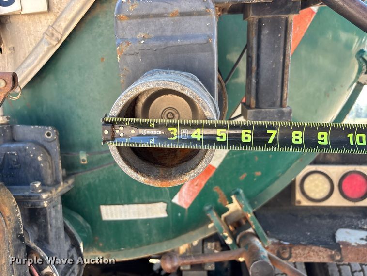 image for item EF1347 1996 Freightliner USF-1E vacuum truck