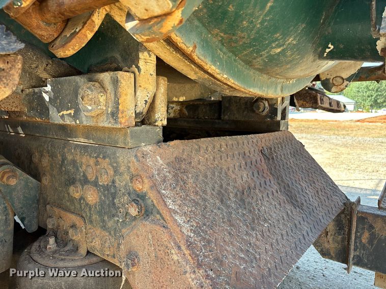 image for item EF1347 1996 Freightliner USF-1E vacuum truck