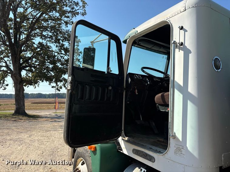 image for item EF1347 1996 Freightliner USF-1E vacuum truck