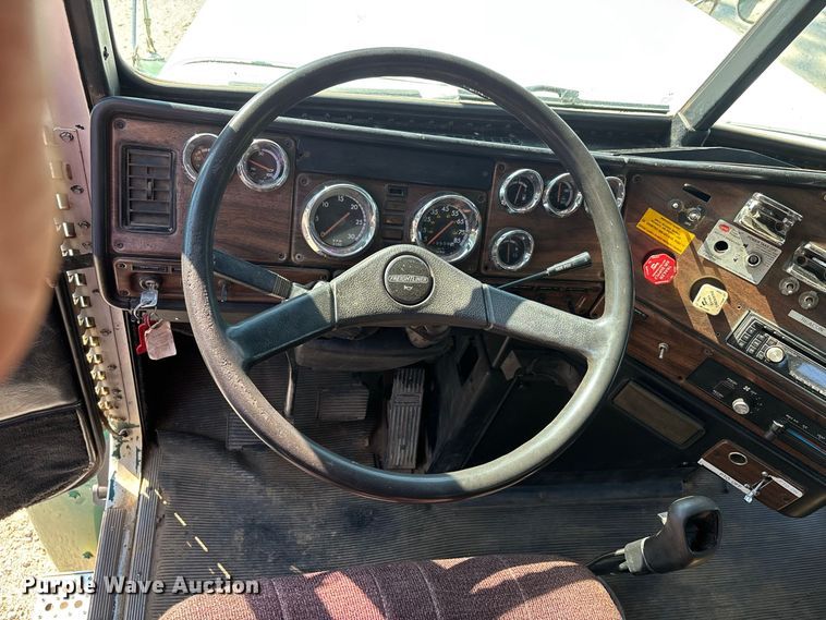 image for item EF1347 1996 Freightliner USF-1E vacuum truck