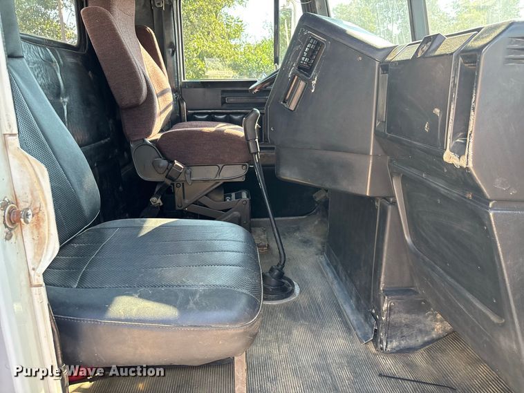 image for item EF1347 1996 Freightliner USF-1E vacuum truck
