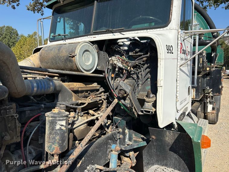 image for item EF1347 1996 Freightliner USF-1E vacuum truck
