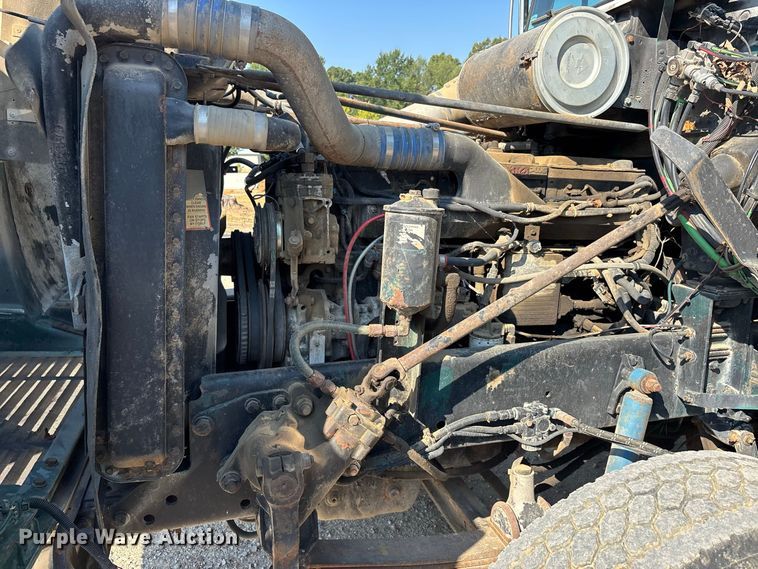 image for item EF1347 1996 Freightliner USF-1E vacuum truck