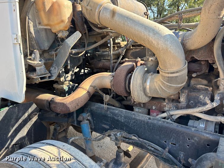 image for item EF1347 1996 Freightliner USF-1E vacuum truck