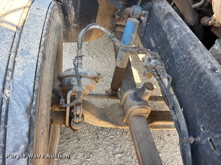 image for item EF1347 1996 Freightliner USF-1E vacuum truck