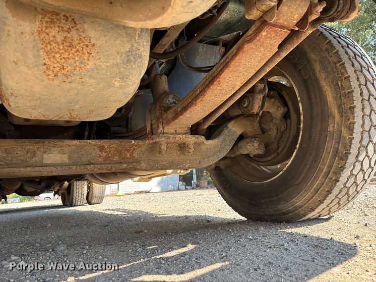 image for item EF1347 1996 Freightliner USF-1E vacuum truck