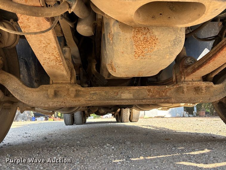 image for item EF1347 1996 Freightliner USF-1E vacuum truck