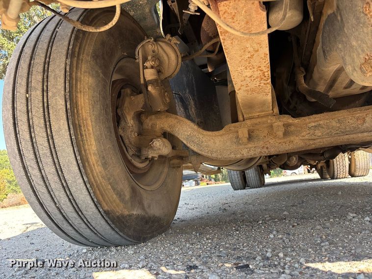 image for item EF1347 1996 Freightliner USF-1E vacuum truck