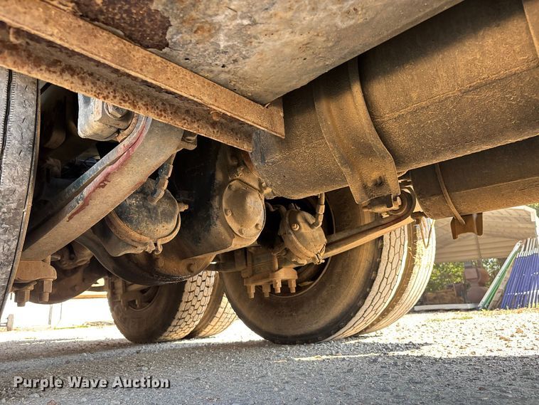 image for item EF1347 1996 Freightliner USF-1E vacuum truck