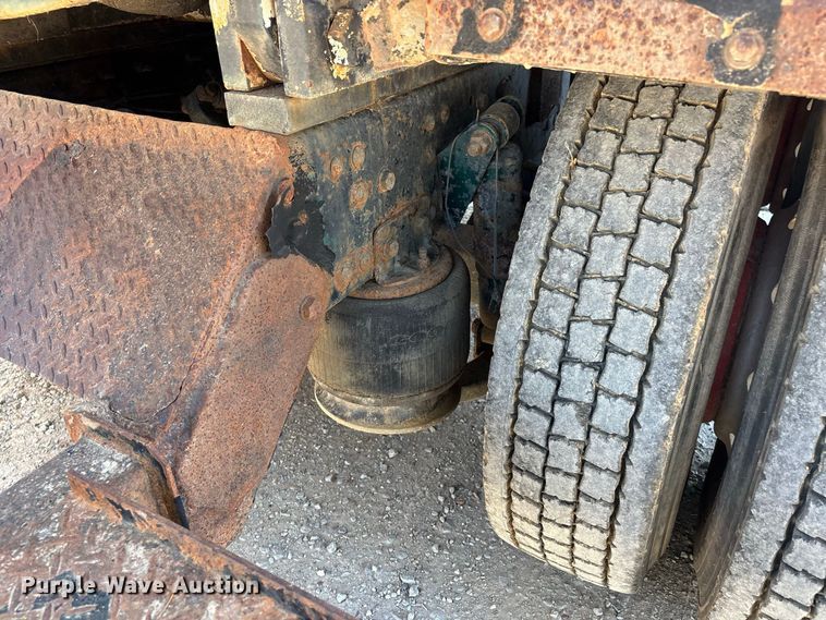 image for item EF1347 1996 Freightliner USF-1E vacuum truck
