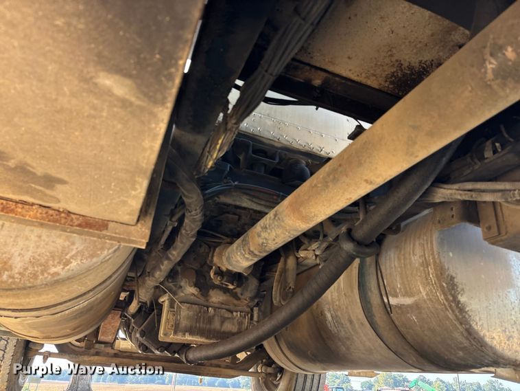 image for item EF1347 1996 Freightliner USF-1E vacuum truck