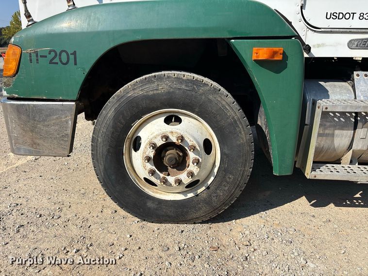 image for item EF1347 1996 Freightliner USF-1E vacuum truck