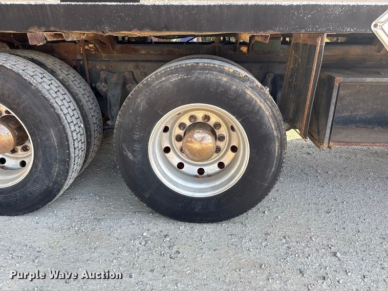 image for item EF1347 1996 Freightliner USF-1E vacuum truck