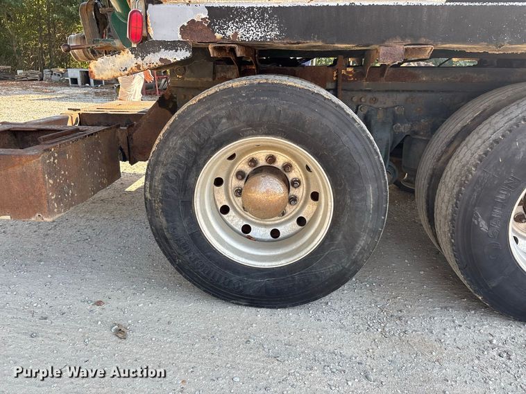 image for item EF1347 1996 Freightliner USF-1E vacuum truck