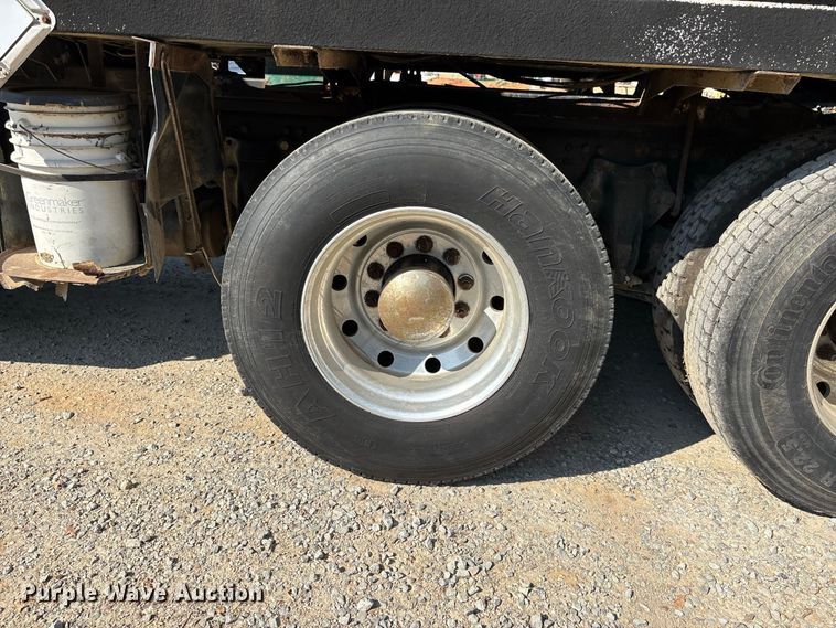 image for item EF1347 1996 Freightliner USF-1E vacuum truck