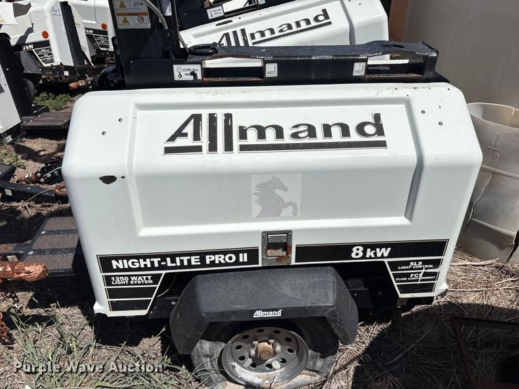 image for item EF6394 (7) Allmand Night Light Pro 2V light plants