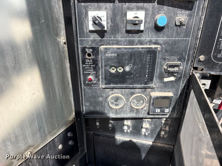 image for item EF6431 (2) Doosan G70 generators