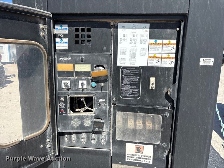 image for item EF6433 (2) Doosan G90 generators